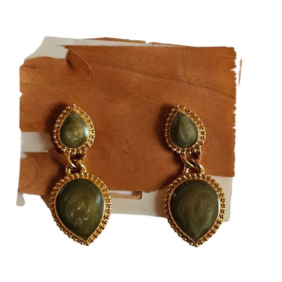 Vintage Green Shimmer Swirl Tear Drop Dangle Cabochon Gold Tone PIERCED - Picture 5 of 5